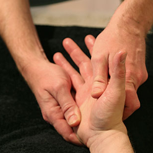 Massage des Mains de Tradition Indienne