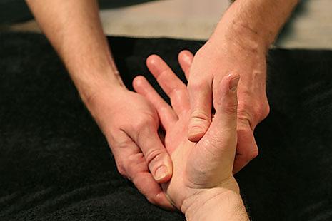 Massage des Mains de Tradition Indienne