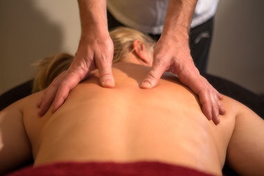 Séance de massage d'apaisement en cabinet chez Edward Crabbe, Vitalité Zen